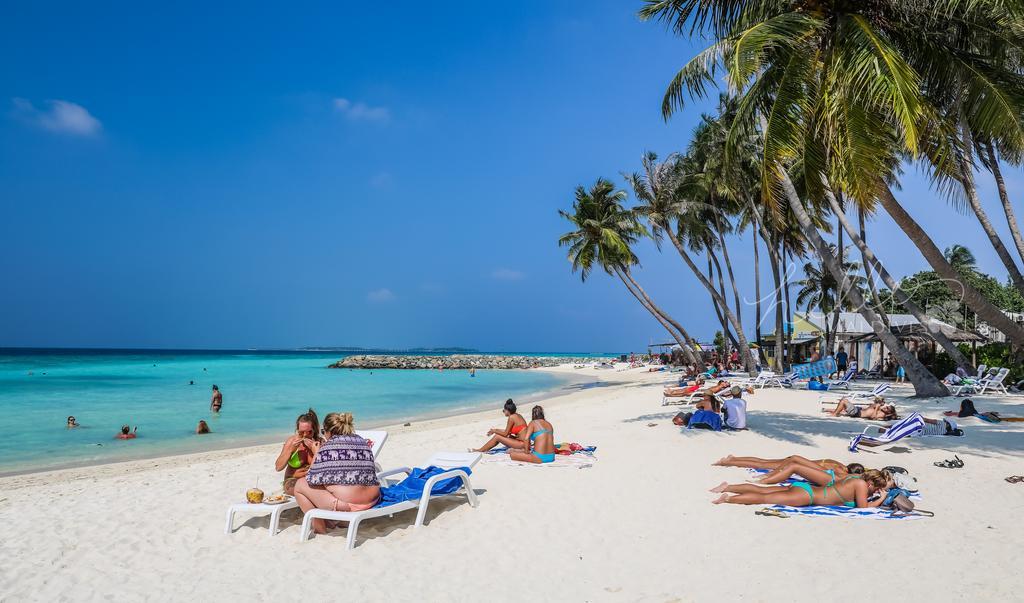 Triton Beach Hotel & Spa Maafushi Exteriör bild